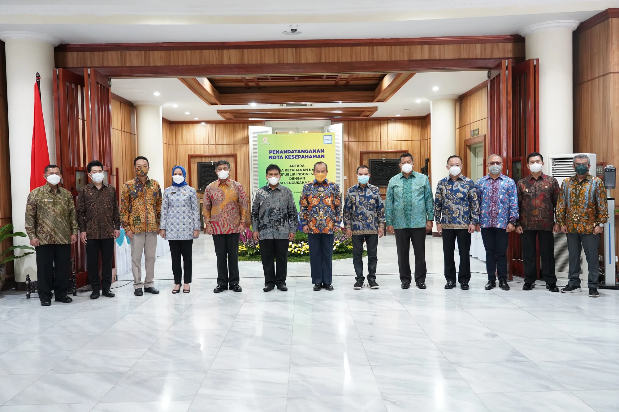 LAPORAN TAHUNAN APINDO Provinsi Kalimantan Selatan 2021